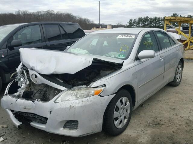 4T1BF3EK1AU064279 - 2010 TOYOTA CAMRY BASE SILVER photo 2