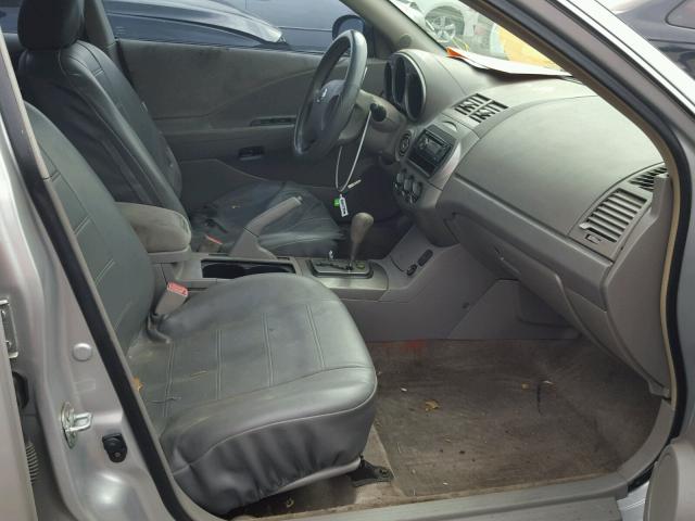 1N4AL11D93C319845 - 2003 NISSAN ALTIMA BAS SILVER photo 5