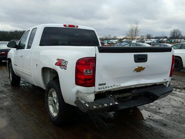 1GCRKSE36BZ273149 - 2011 CHEVROLET SILVERADO WHITE photo 3