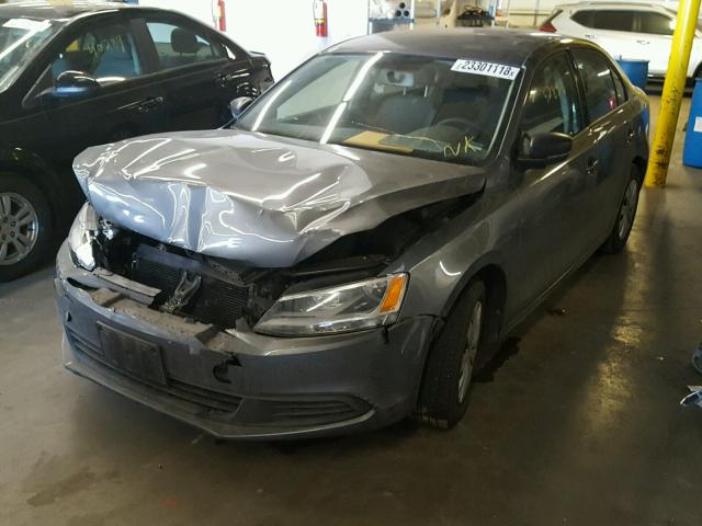 3VW2K7AJXCM377825 - 2012 VOLKSWAGEN JETTA BASE GRAY photo 2