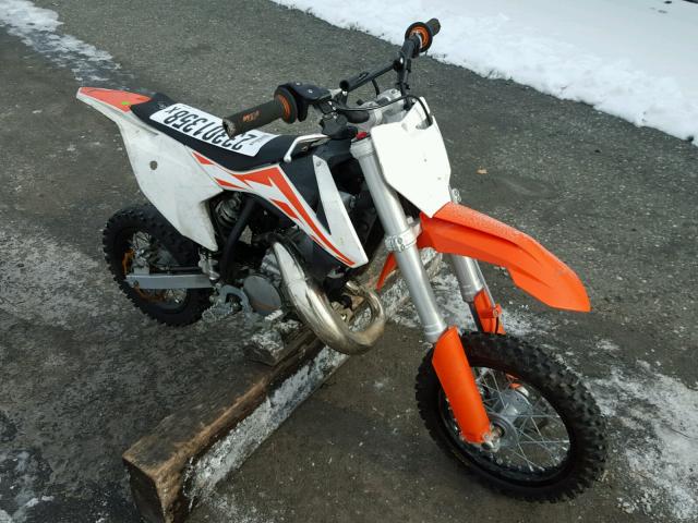 VBKMRA235HM031400 - 2017 KTM 50 / 65 SX ORANGE photo 1