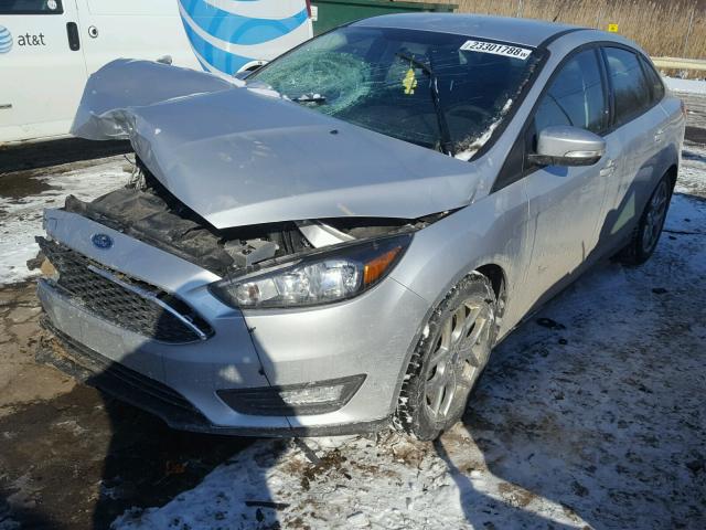 1FADP3F22FL218400 - 2015 FORD FOCUS SE SILVER photo 2