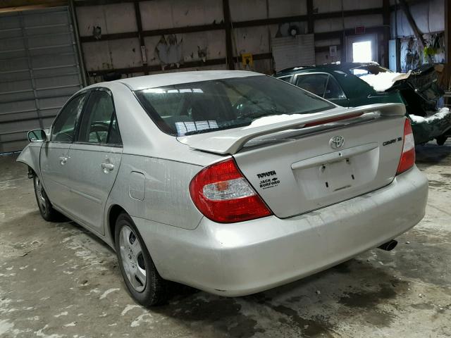 4T1BE32K54U826895 - 2004 TOYOTA CAMRY LE SILVER photo 3