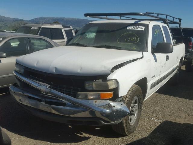 1GCEC19V61Z178266 - 2001 CHEVROLET SILVERADO WHITE photo 2