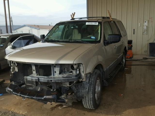 1FMRU15W14LB82581 - 2004 FORD EXPEDITION TAN photo 2