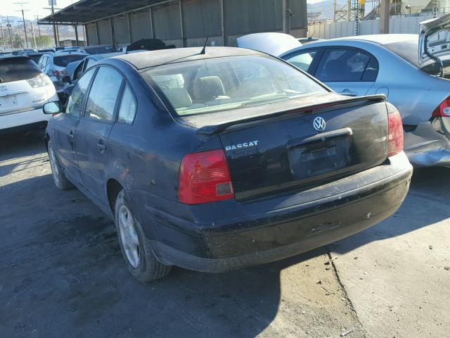 WVWMA63B7WE383610 - 1998 VOLKSWAGEN PASSAT GLS BLACK photo 3