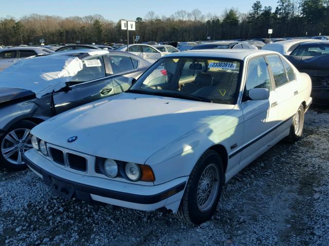 WBAHD6329SGK83397 - 1995 BMW 525 I AUTO WHITE photo 2