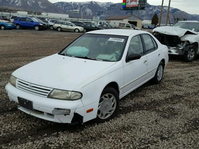 1N4BU31D8TC187495 - 1996 NISSAN ALTIMA XE WHITE photo 2