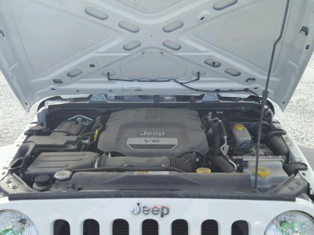 1C4BJWDG4FL644494 - 2015 JEEP WRANGLER U WHITE photo 7