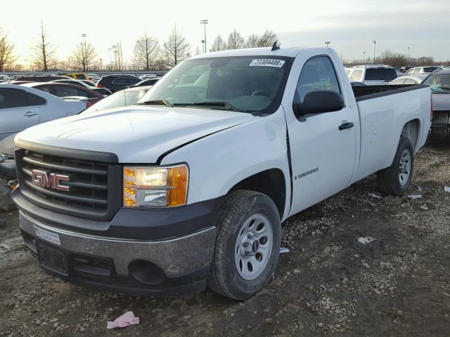 1GTEC14X28Z108685 - 2008 GMC SIERRA C15 WHITE photo 2