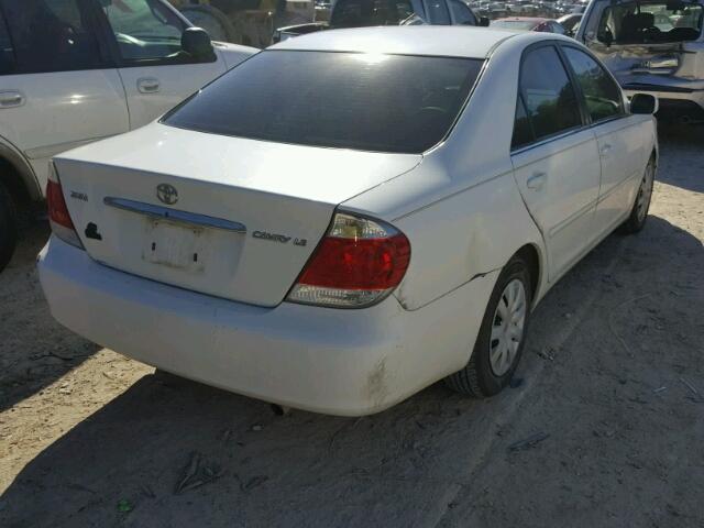 4T1BE30K55U533101 - 2005 TOYOTA CAMRY LE WHITE photo 4