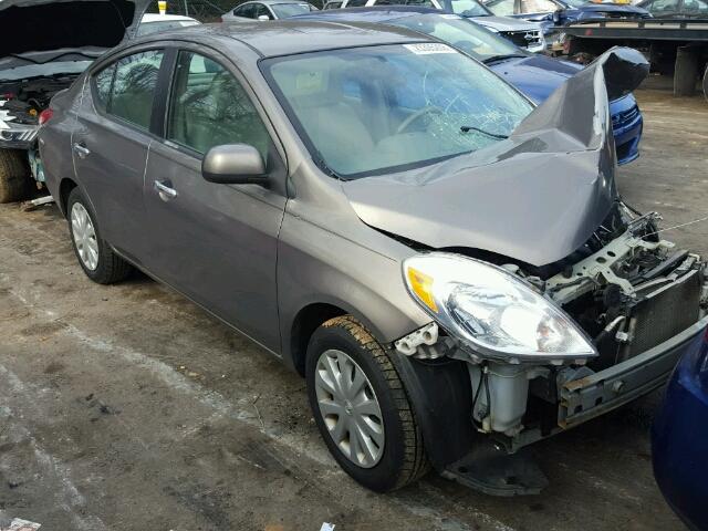 3N1CN7AP8CL867692 - 2012 NISSAN VERSA S GRAY photo 1