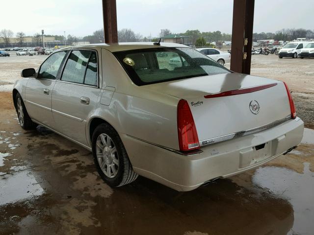 1G6KD57Y18U201564 - 2008 CADILLAC DTS WHITE photo 3