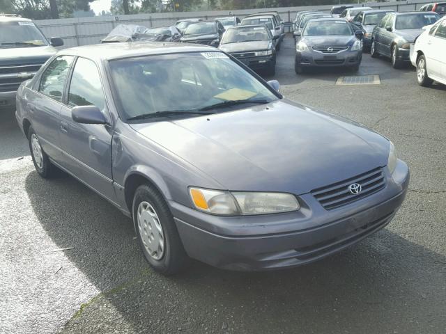 4T1BG22K5XU512916 - 1999 TOYOTA CAMRY CE GRAY photo 1