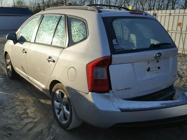 KNAFG526687186292 - 2008 KIA RONDO LX SILVER photo 3