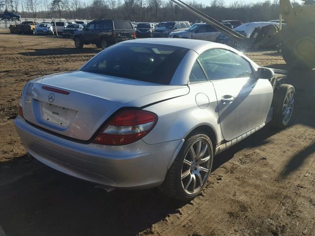 WDBWK56F75F047882 - 2005 MERCEDES-BENZ SLK 350 SILVER photo 4