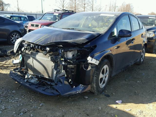 JTDKN3DU8F0444096 - 2015 TOYOTA PRIUS BLUE photo 2