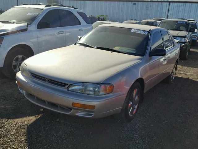 JT2BG12K1T0345799 - 1996 TOYOTA CAMRY DX BEIGE photo 2