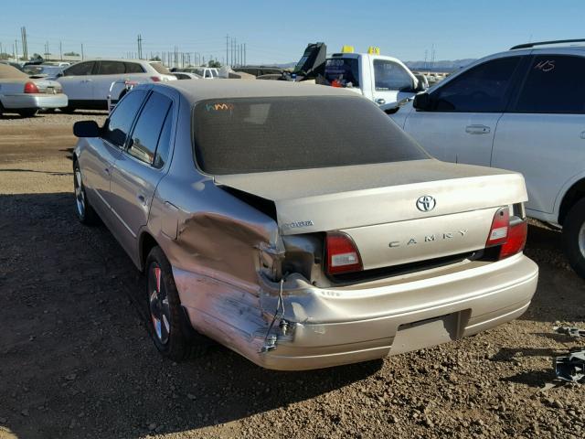 JT2BG12K1T0345799 - 1996 TOYOTA CAMRY DX BEIGE photo 3