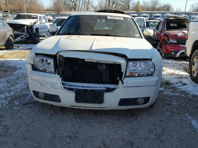 2C3KA53G06H192265 - 2006 CHRYSLER 300 TOURIN WHITE photo 9