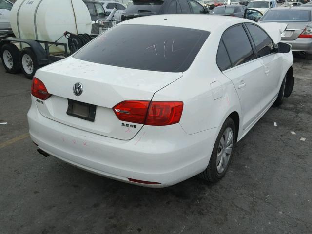 3VWDP7AJ8DM383392 - 2013 VOLKSWAGEN JETTA SE WHITE photo 4