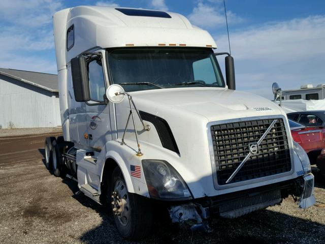 4V4NC9GH56N420317 - 2006 VOLVO VN VNL WHITE photo 1