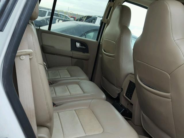 1FMFU18505LA35921 - 2005 FORD EXPEDITION WHITE photo 6