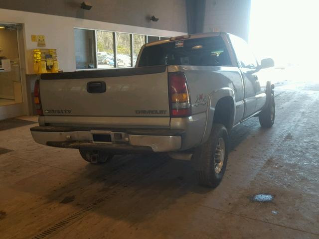 1GCGK29U8YE419464 - 2000 CHEVROLET SILVERADO SILVER photo 4