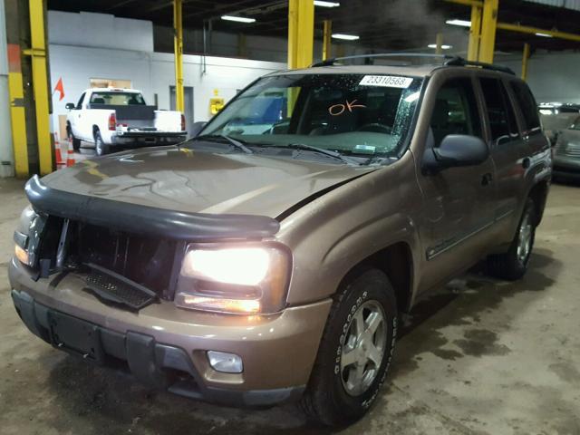 1GNDT13S922351743 - 2002 CHEVROLET TRAILBLAZE TAN photo 2