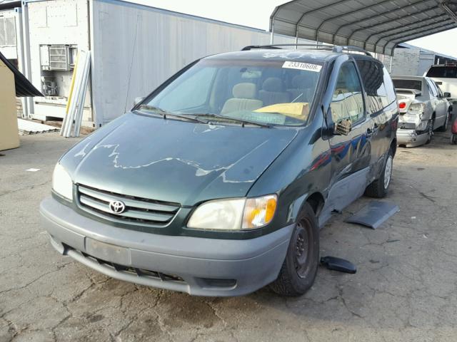 4T3ZF19CX3U530081 - 2003 TOYOTA SIENNA CE GREEN photo 2