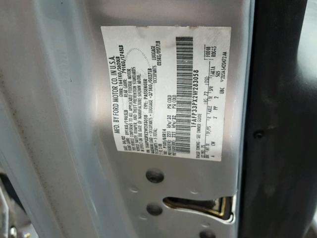 1FAFP33PX2W283058 - 2002 FORD FOCUS LX SILVER photo 10
