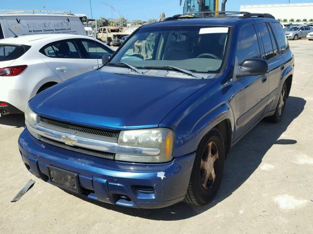 1GNDT13S352275991 - 2005 CHEVROLET TRAIL BLAZ BLUE photo 2