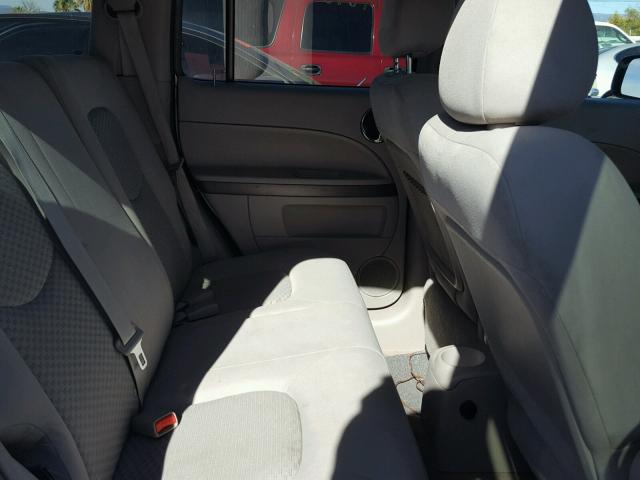 3GNDA13D68S631835 - 2008 CHEVROLET HHR LS SILVER photo 6