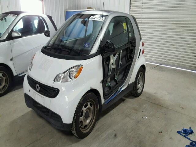 WMEEJ3BA3EK781491 - 2014 SMART FORTWO PUR TWO TONE photo 2