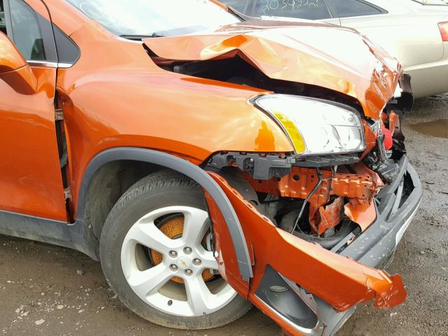 KL7CJRSB5GB713078 - 2016 CHEVROLET TRAX LTZ ORANGE photo 9