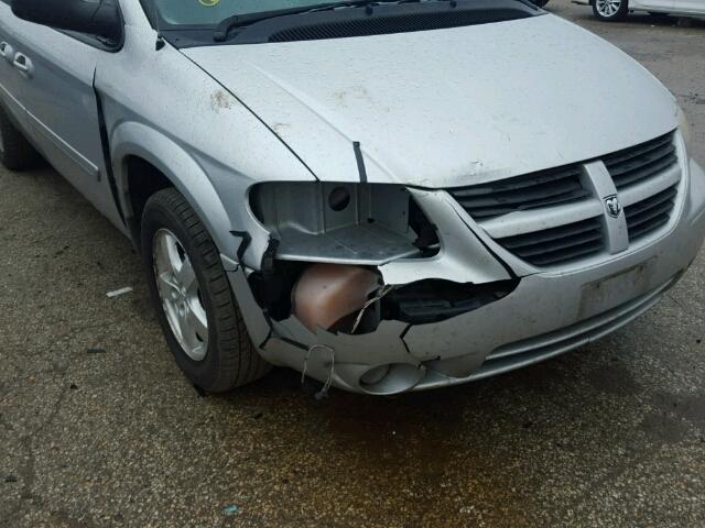 2D4GP44L27R113568 - 2007 DODGE GRAND CARA SILVER photo 9