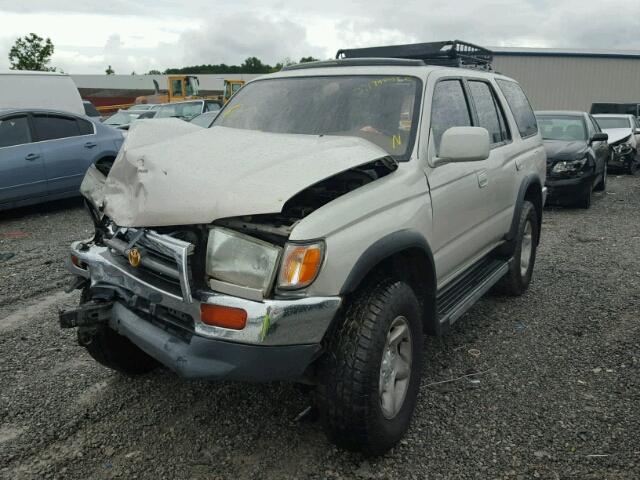 JT3GN86R0V0028106 - 1997 TOYOTA 4RUNNER SR GOLD photo 2