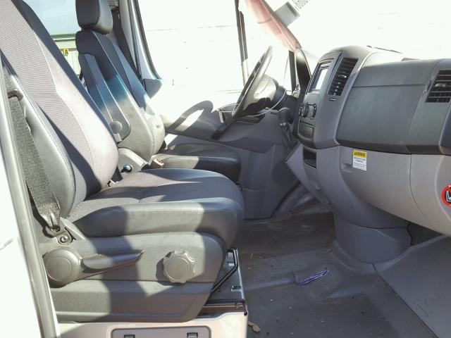 WD4PE7CD0E5854946 - 2014 MERCEDES-BENZ SPRINTER 2 SILVER photo 5