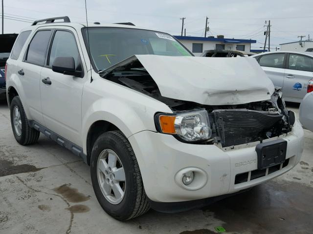 1FMCU0DG6CKA08715 - 2012 FORD ESCAPE XLT WHITE photo 1