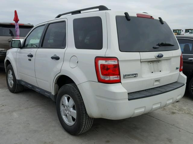 1FMCU0DG6CKA08715 - 2012 FORD ESCAPE XLT WHITE photo 3