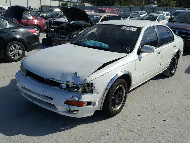 JN1CA21D5XT213125 - 1999 NISSAN MAXIMA GLE WHITE photo 2