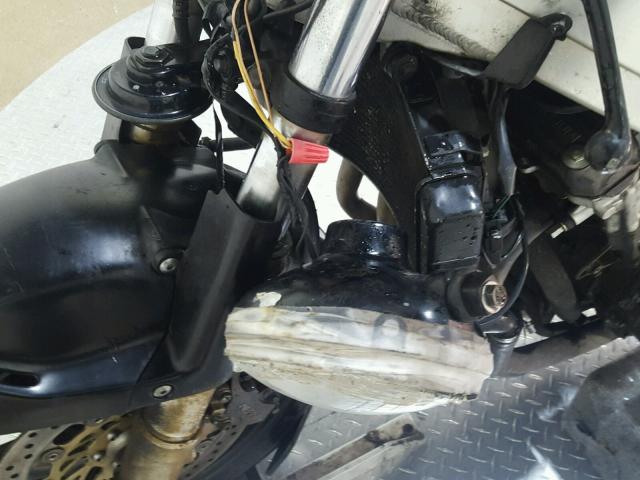 JH2SC3302VM101190 - 1997 HONDA CBR900 RR Yaşıl foto 17