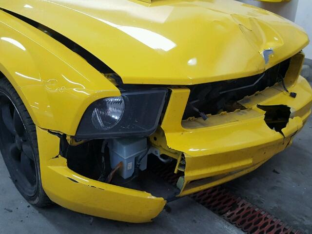 1ZVFT80N565223445 - 2006 FORD MUSTANG YELLOW photo 9