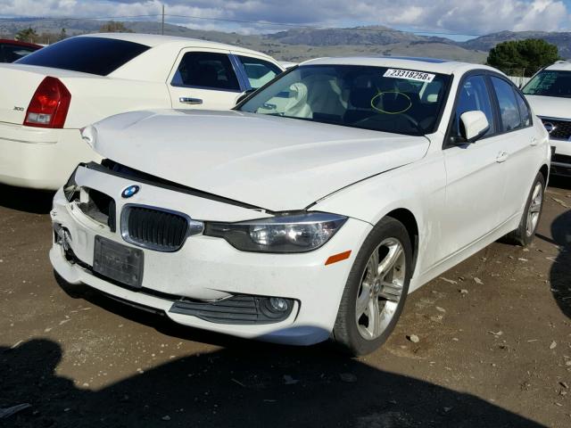 WBA3B1C55DF462820 - 2013 BMW 320 I WHITE photo 2