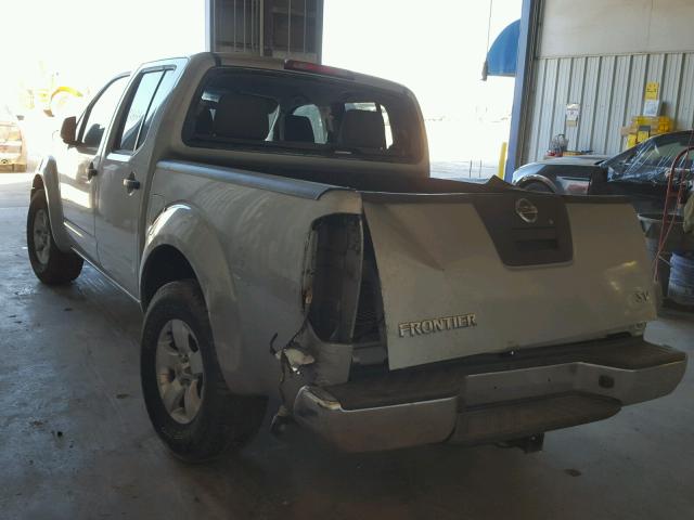 1N6AD0ER7BC447438 - 2011 NISSAN FRONTIER S SILVER photo 3