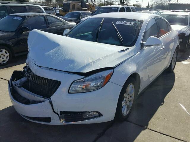 2G4GS5ER6D9224460 - 2013 BUICK REGAL PREM WHITE photo 2