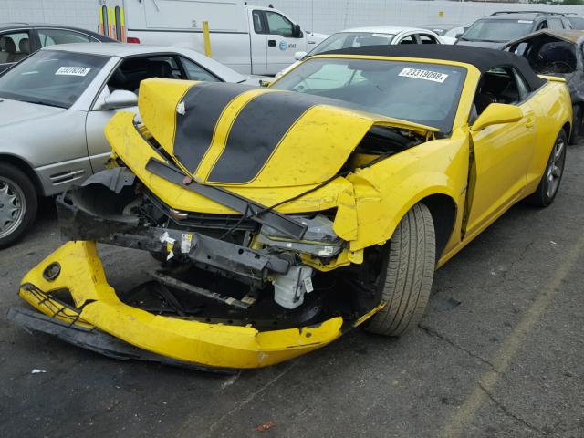 2G1FD3D32F9291659 - 2015 CHEVROLET CAMARO LT YELLOW photo 2