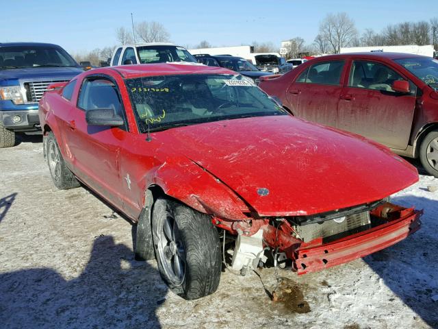 1ZVHT80N265231060 - 2006 FORD MUSTANG RED photo 1