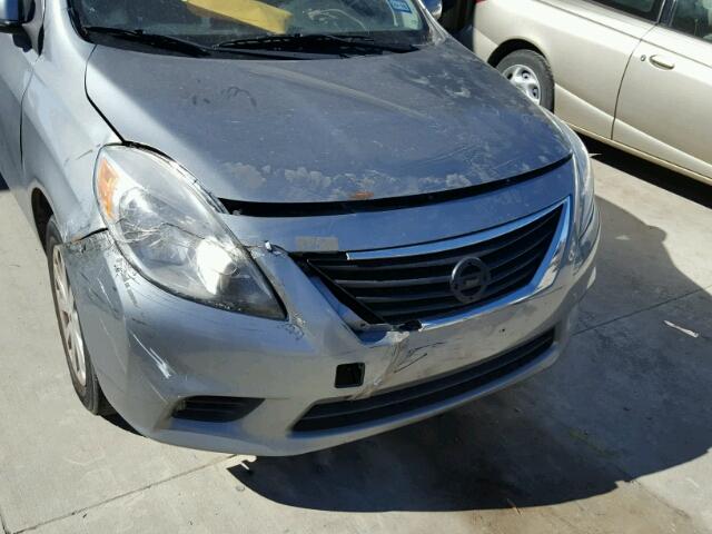 3N1CN7AP2DL881900 - 2013 NISSAN VERSA S GRAY photo 9