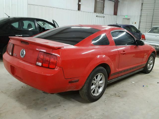 1ZVHT80N885176469 - 2008 FORD MUSTANG RED photo 4